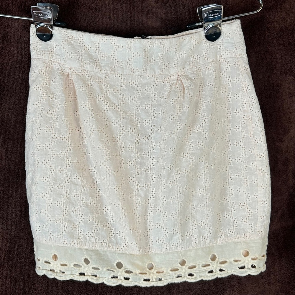 By Corpus Women Size 0 Peach Eyelet Cotton Mini Skirt Scalloped Hem Exposed Zip